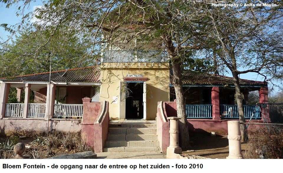 02. Bloem Fontein opgang naar entree 2010